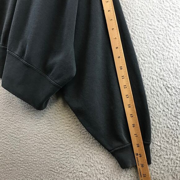 Nike  Swoosh Embroidered Black Crewneck Sweatshirt Women’s M - Picture 7 of 9